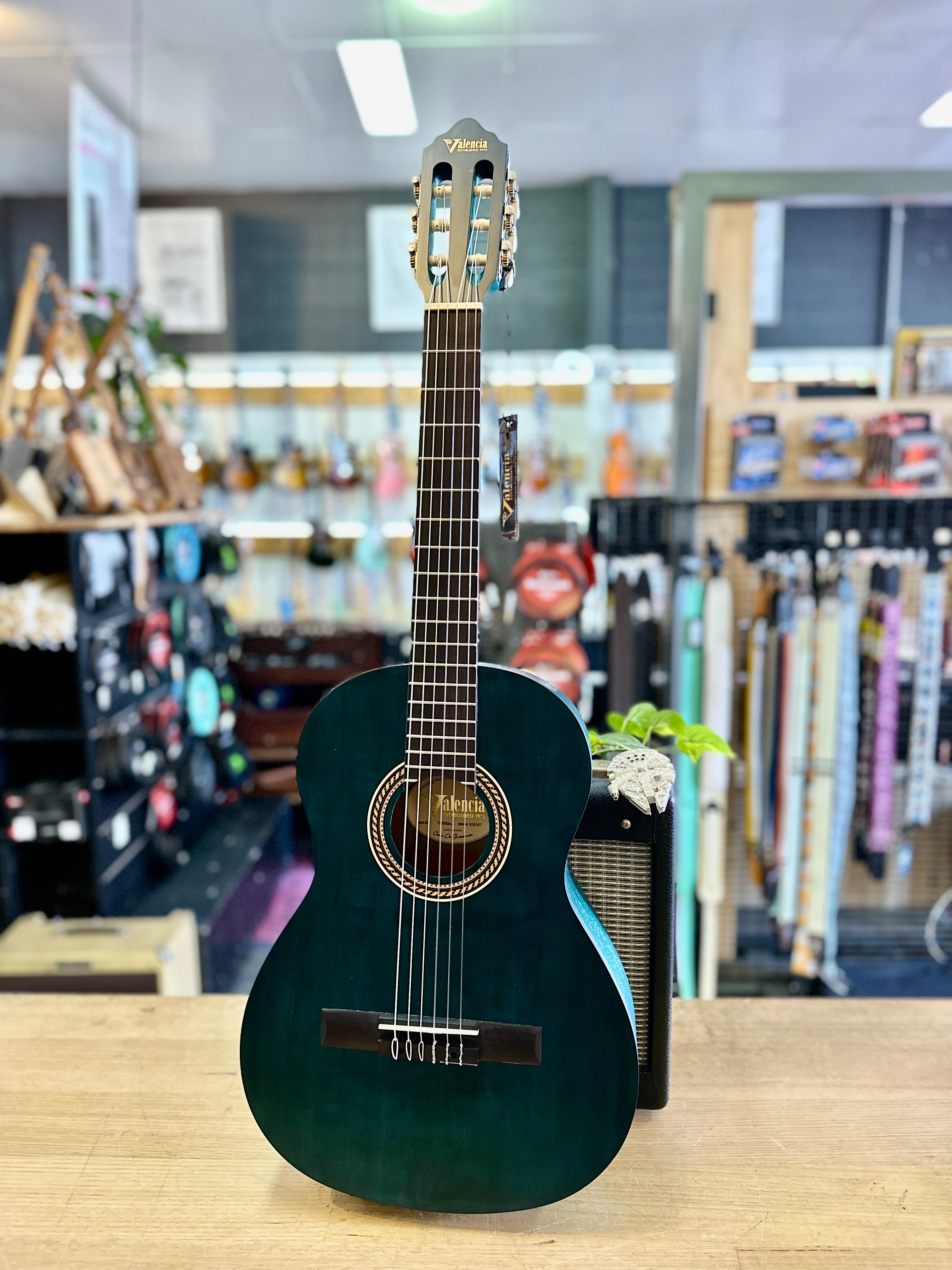 Valencia | VC203TBU | Classical Guitar | 3/4 Size | Transparent Blue Valencia | VC203TBU | Classical Guitar | 3/4 Size | Transparent Blue